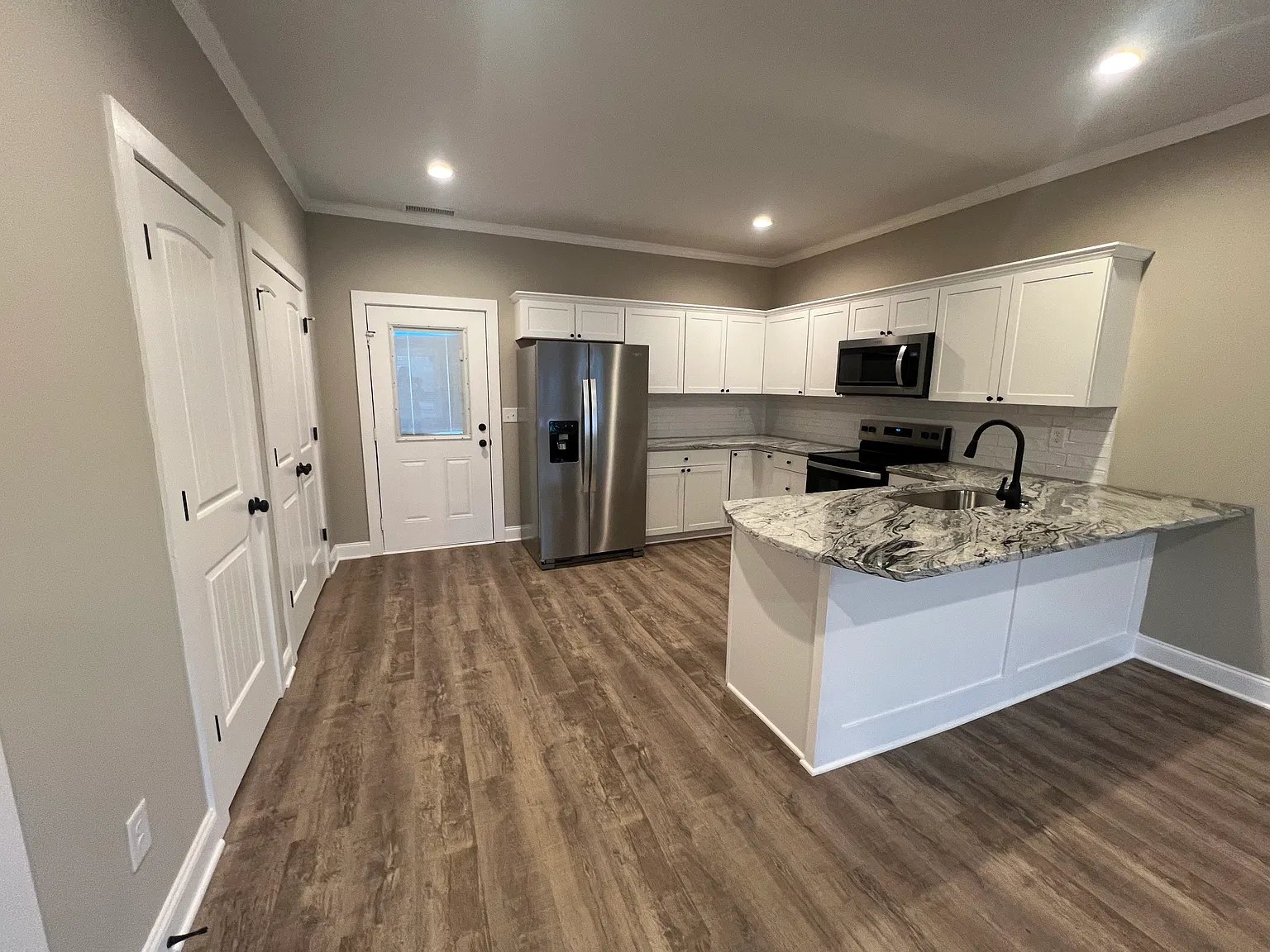 2 bed, 2.5 bath, 1224 sqft, $1,450 — Photo 2