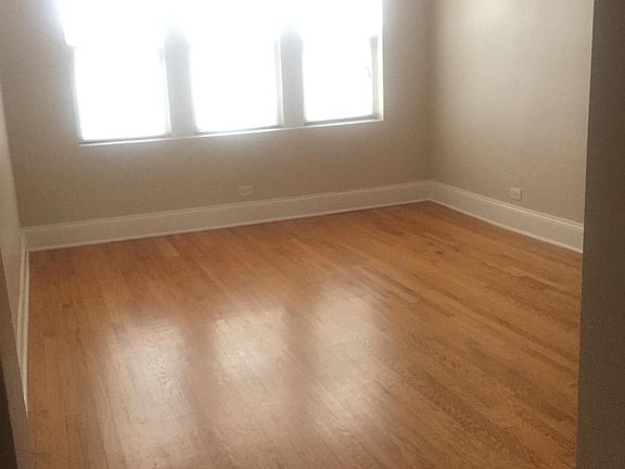4th image of 5208 W Montana St