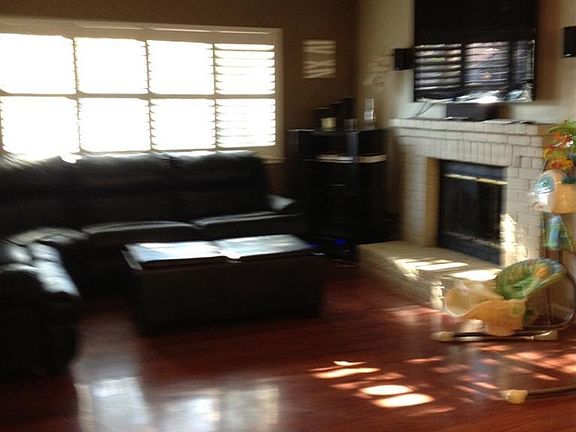 2nd image of 18 Yardis Ct