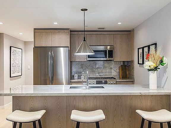 3rd image of 567 Ocean Ave #Townhouse 1
