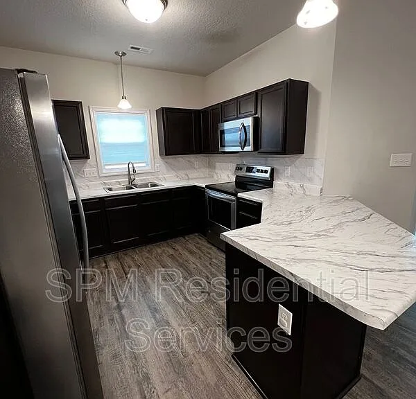 407 Vandemere Ct — Photo 6