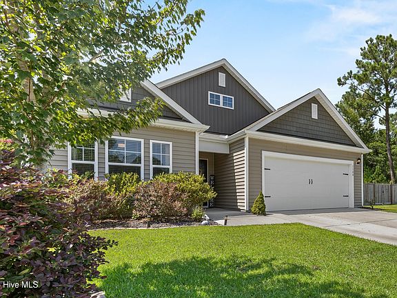 2nd image of 1100 Forest Glen Drive NE