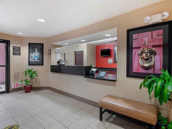 Lobby and Guest Check-in