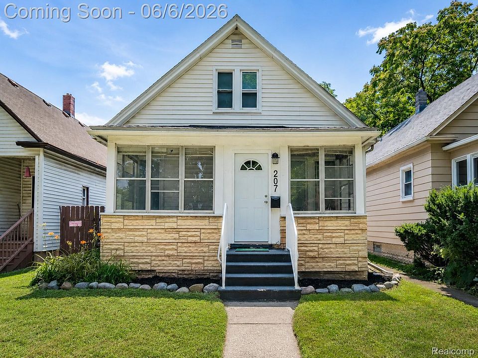 1st image of 207 Richter St