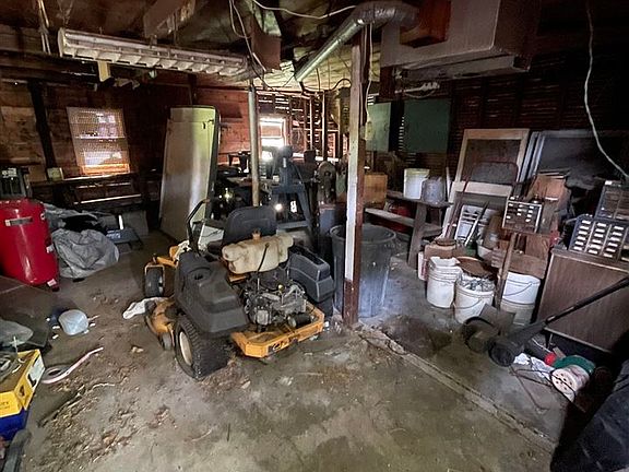 5th image of 215 S Lake St