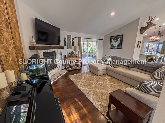 4th image of 1055 Zinnia Ct