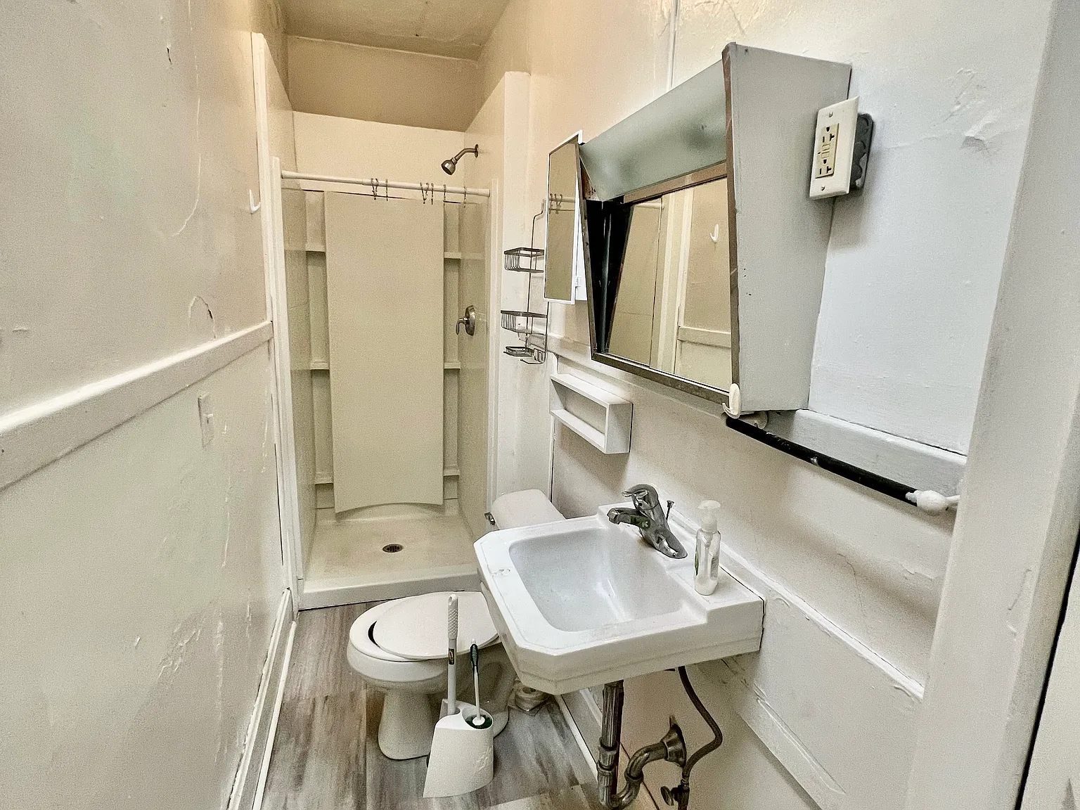 2 bed, 750 sqft, $1,200 — Photo 3