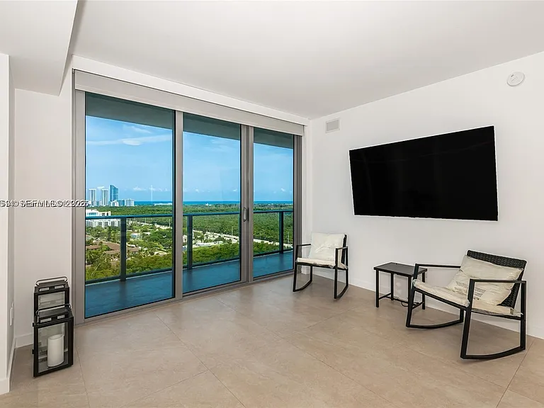 16385 Biscayne Blvd #2118 — Photo 20