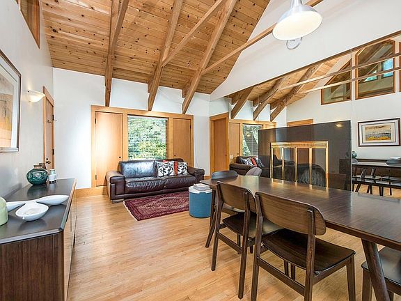 3rd image of 2555 Madrona Ave