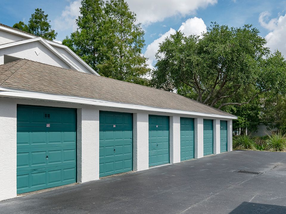 Garages | Aspire at Gateway