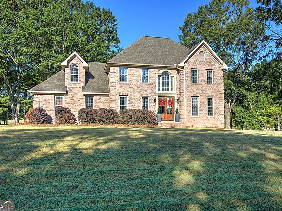 2nd image of 250 Meadow Lakes Blvd