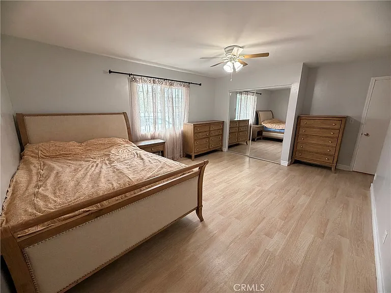 10202 Doty Ave — Photo 8