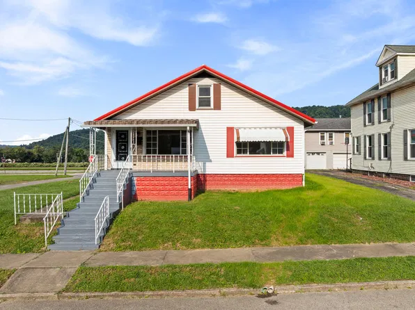 1221 Garfield St, McMechen, WV 26040