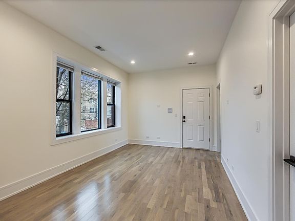 4th image of 2553 W Hirsch St #2C