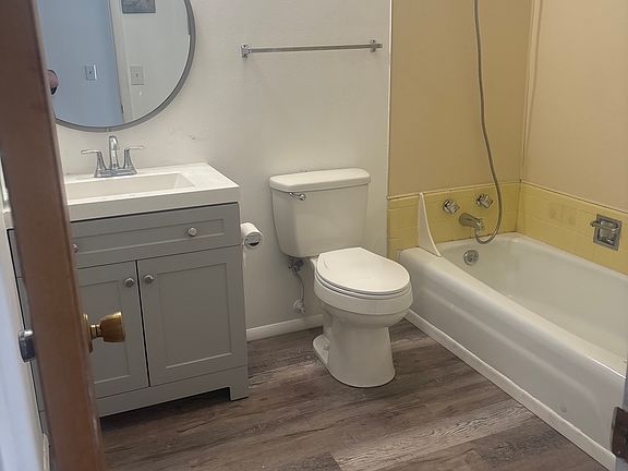 Main Bathroom Upstairs