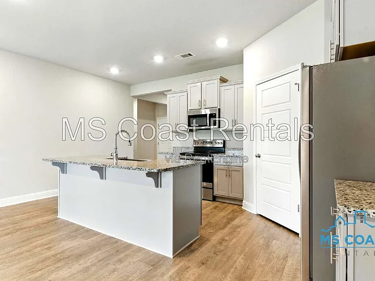 15610 Lantern Cv — Photo 8