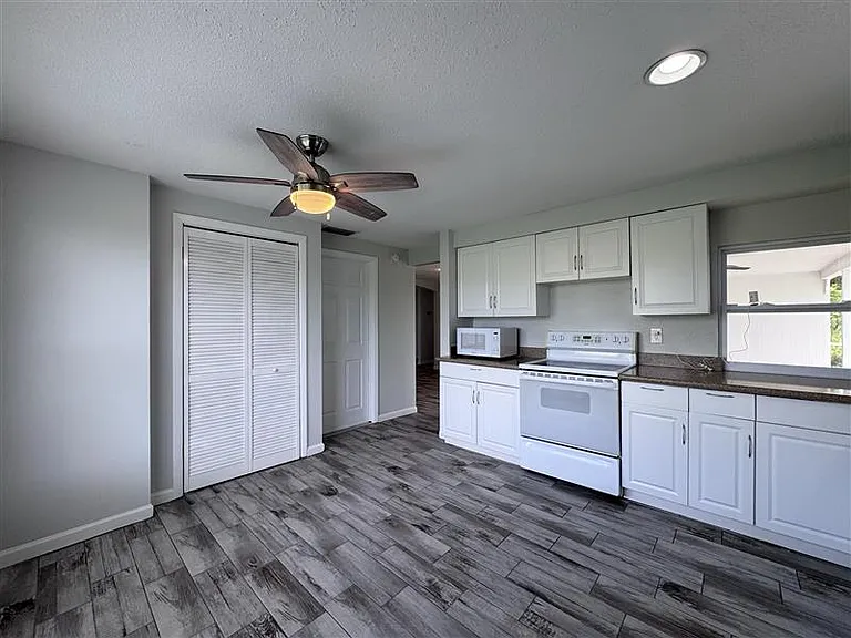 3445 Sarto Ln — Photo 10