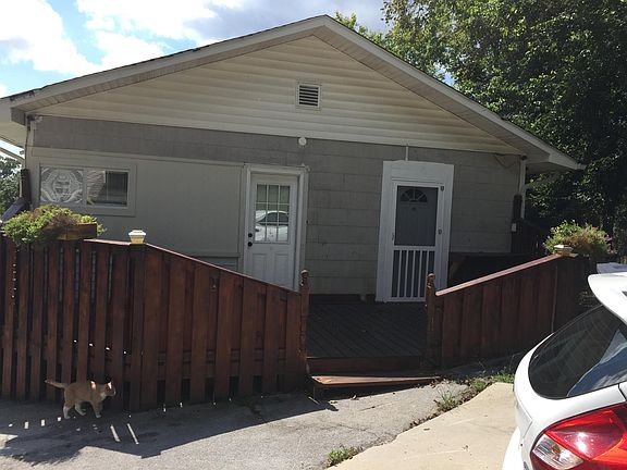 2nd image of 809 Poindexter Ave House A
