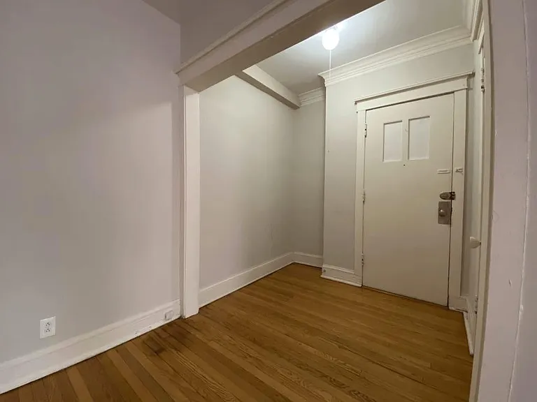 801 W Cornelia — Photo 18