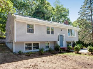 37 Cayuga Ave, Mashpee, MA 02649