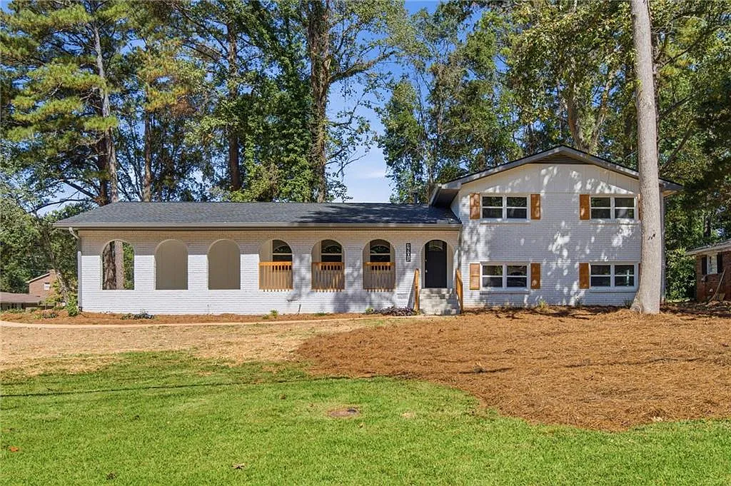 5 bed, 3.0 bath, 2331 sqft, $2,850 — Photo 1