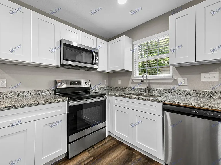 417 High School Ln — Photo 7