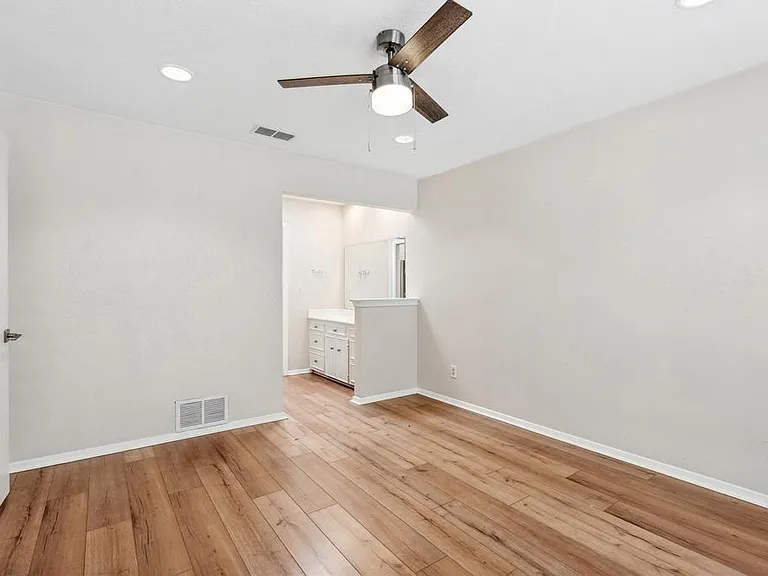 17015 Graystone Dr — Photo 18