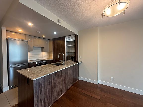 3rd image of 1088 Richards St #1105