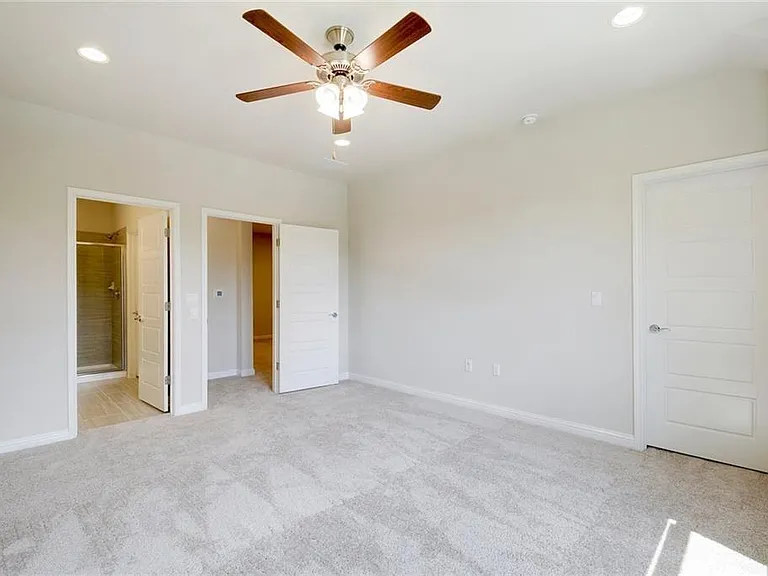 13800 Lyndhurst St #304 — Photo 17
