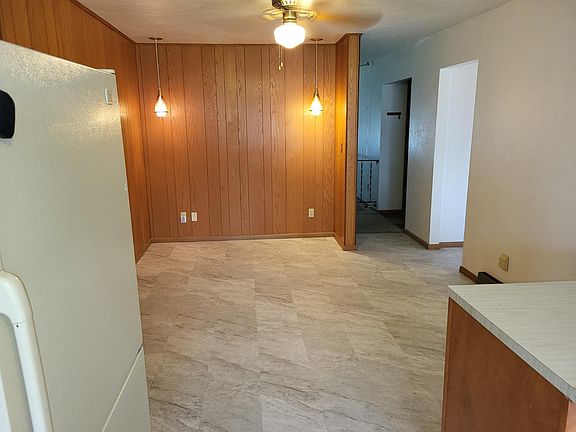 4th image of 965 W 2nd St