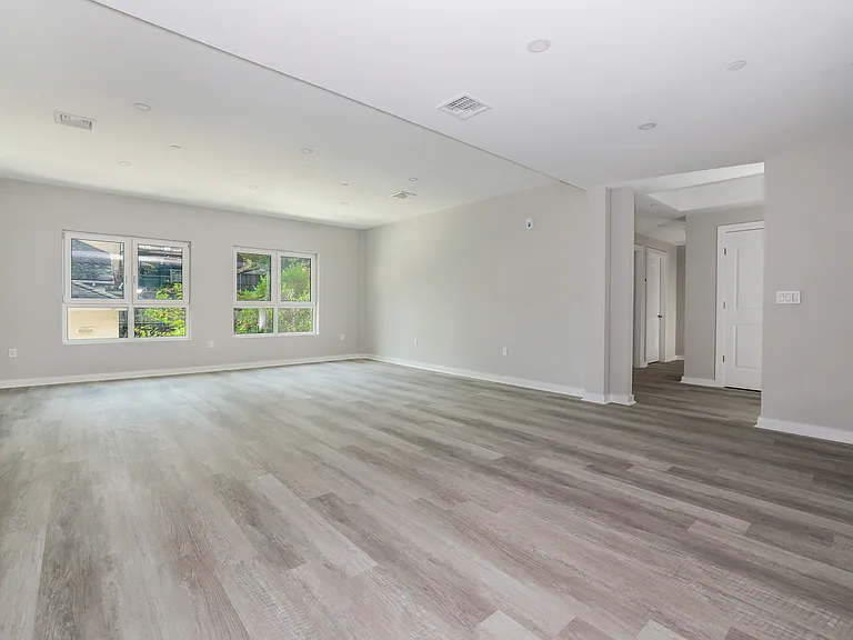 500 Commerce St #203 — Photo 6