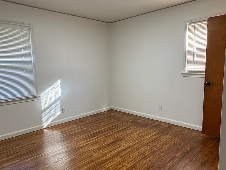 714 Avondale Rd — Photo 8
