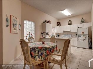 16248 Emerald Cove Rd, Weston, FL 33331