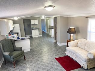 33 Village Ct, Mediapolis, IA 52637