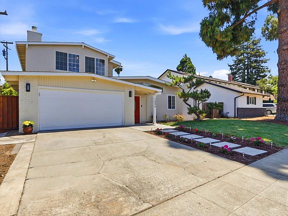 2nd image of 1056 Oaktree Dr