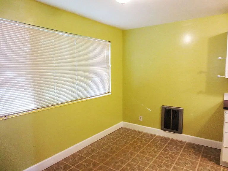 310 NE 45th St #2 — Photo 5