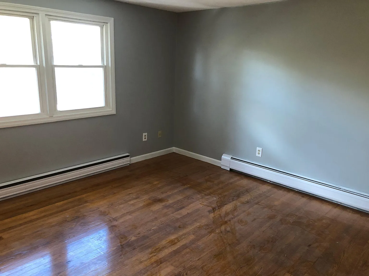 2 bed, 900 sqft, $1,600 — Photo 4