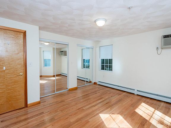 5th image of 6 Leblanc Dr Unit 6