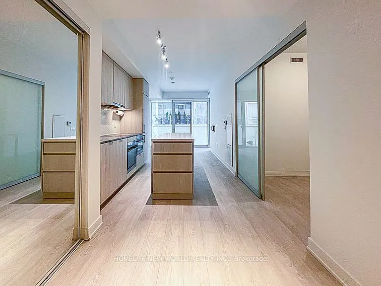 15 Queens Quay E #309 — Photo 3