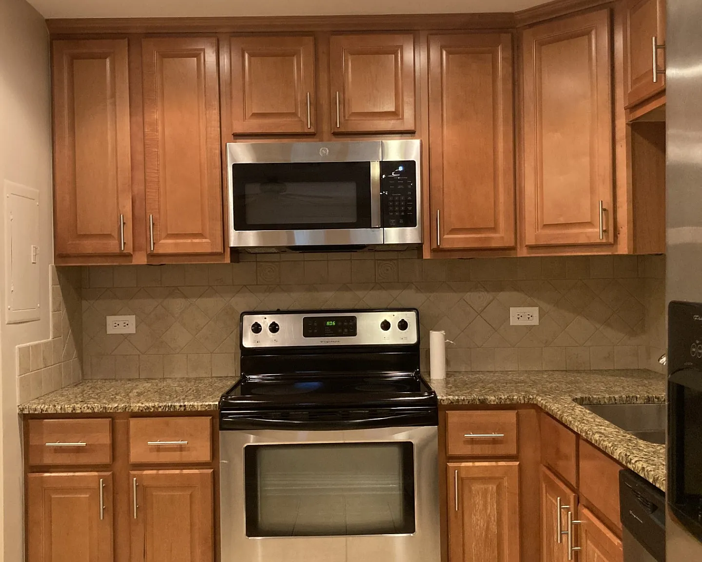 2 bed, 1000 sqft, $1,950 — Photo 1