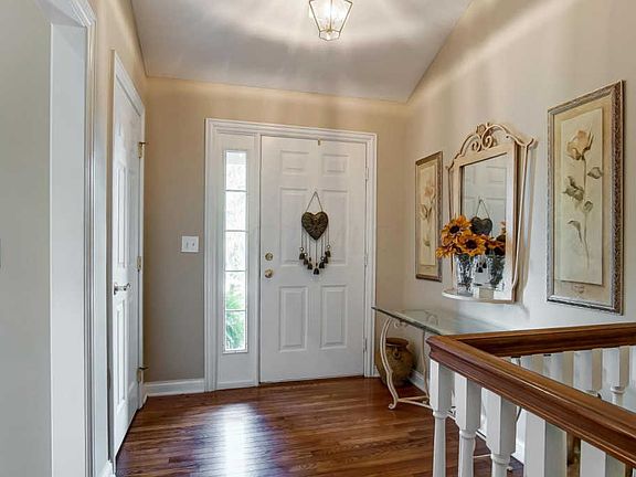 4th image of 7795 Linksview Cir
