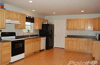 Large kitchen, lots of counter space