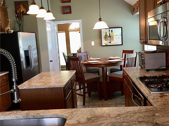 4th image of 3820 Windward Dr
