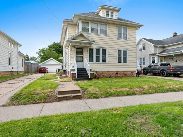 311 W 16th Ave, Oshkosh, WI 54902