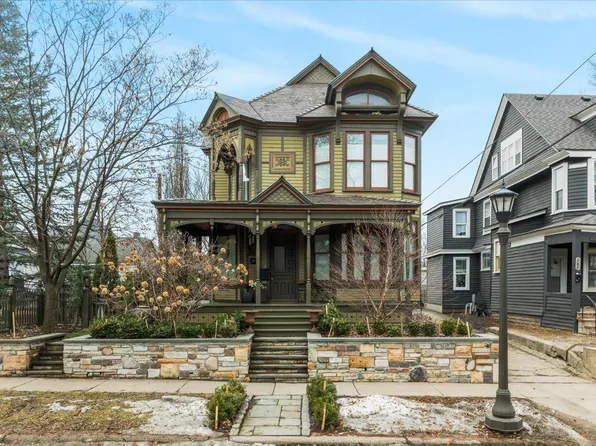 283 Avon St N, Saint Paul, MN 55104