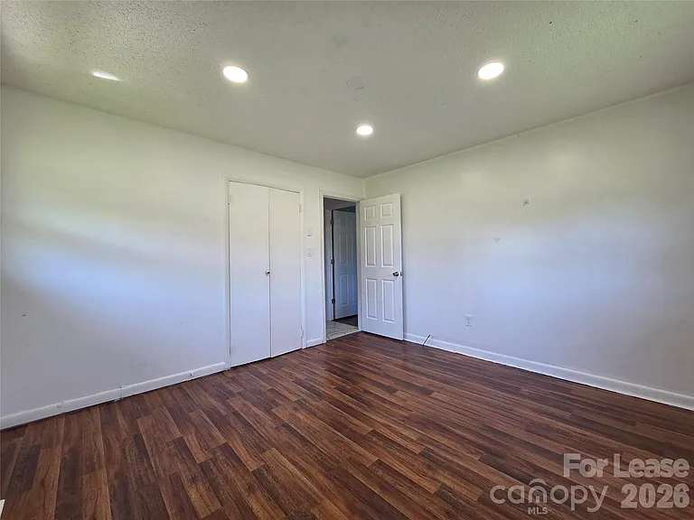 117 Oakview Dr — Photo 11