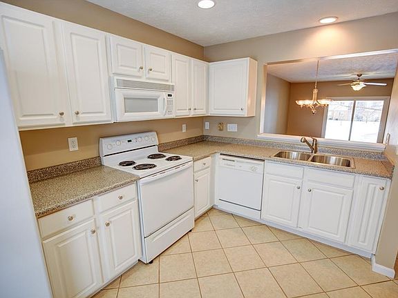 4th image of 2426 Tarpon Bay Dr Unit 2426