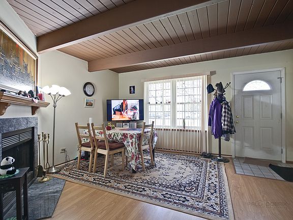 3rd image of 522 Normandie Ln