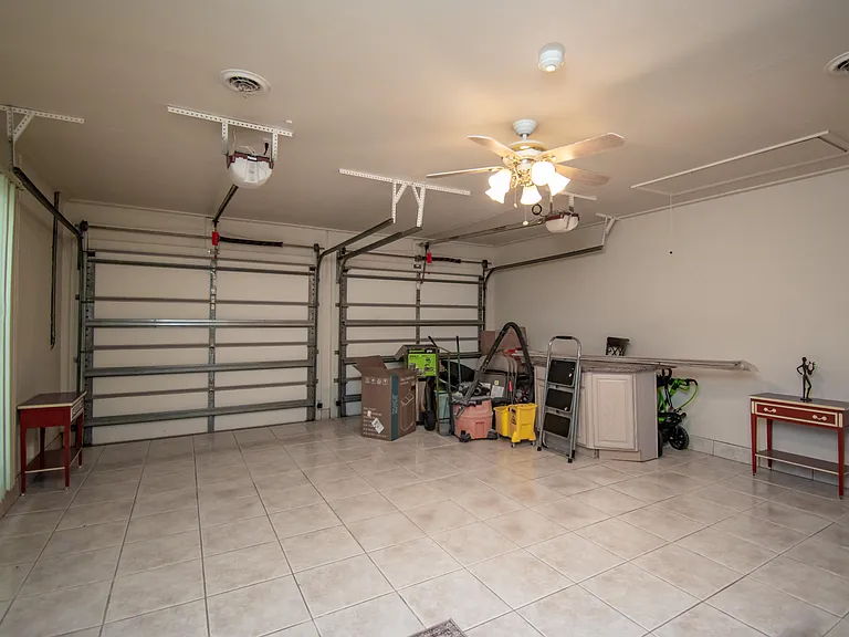 9708 Erica Ct — Photo 38