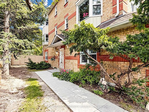 3rd image of 1 Edenbridge Dr